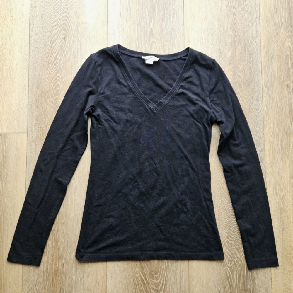 Women's Forever 21 Solid Black V-Neck Basic Long Sleeve Tee Shirt Top | Medium